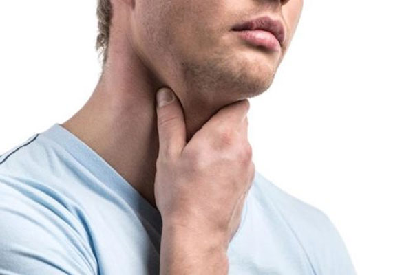 Viêm họng hạt gây ra nhiều triệu chứng khó chịu